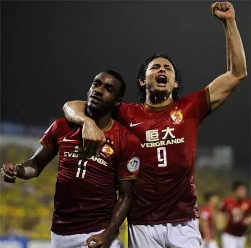 埃神愿为中国队效力言论引热议，这样的国家队您习惯吗？