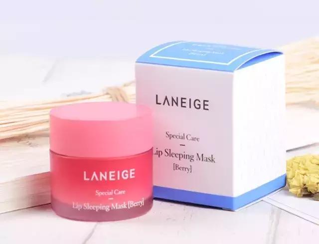 用TA一抹唇部就像打了玻尿酸！水光唇小心机有这么厉害？