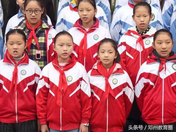 邓州市花洲实验小学校区隆重举行经典古诗文诵读活动