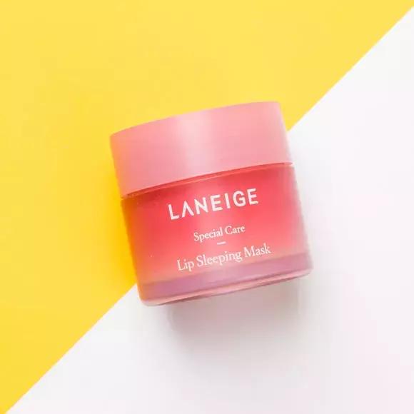 用TA一抹唇部就像打了玻尿酸！水光唇小心机有这么厉害？