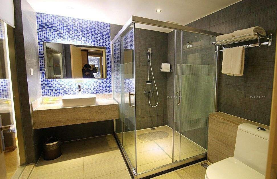 酒店里浴室的拖鞋收费吗,为什么酒店浴室没有拖鞋