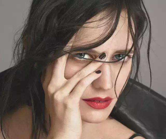 用TA一抹唇部就像打了玻尿酸！水光唇小心机有这么厉害？