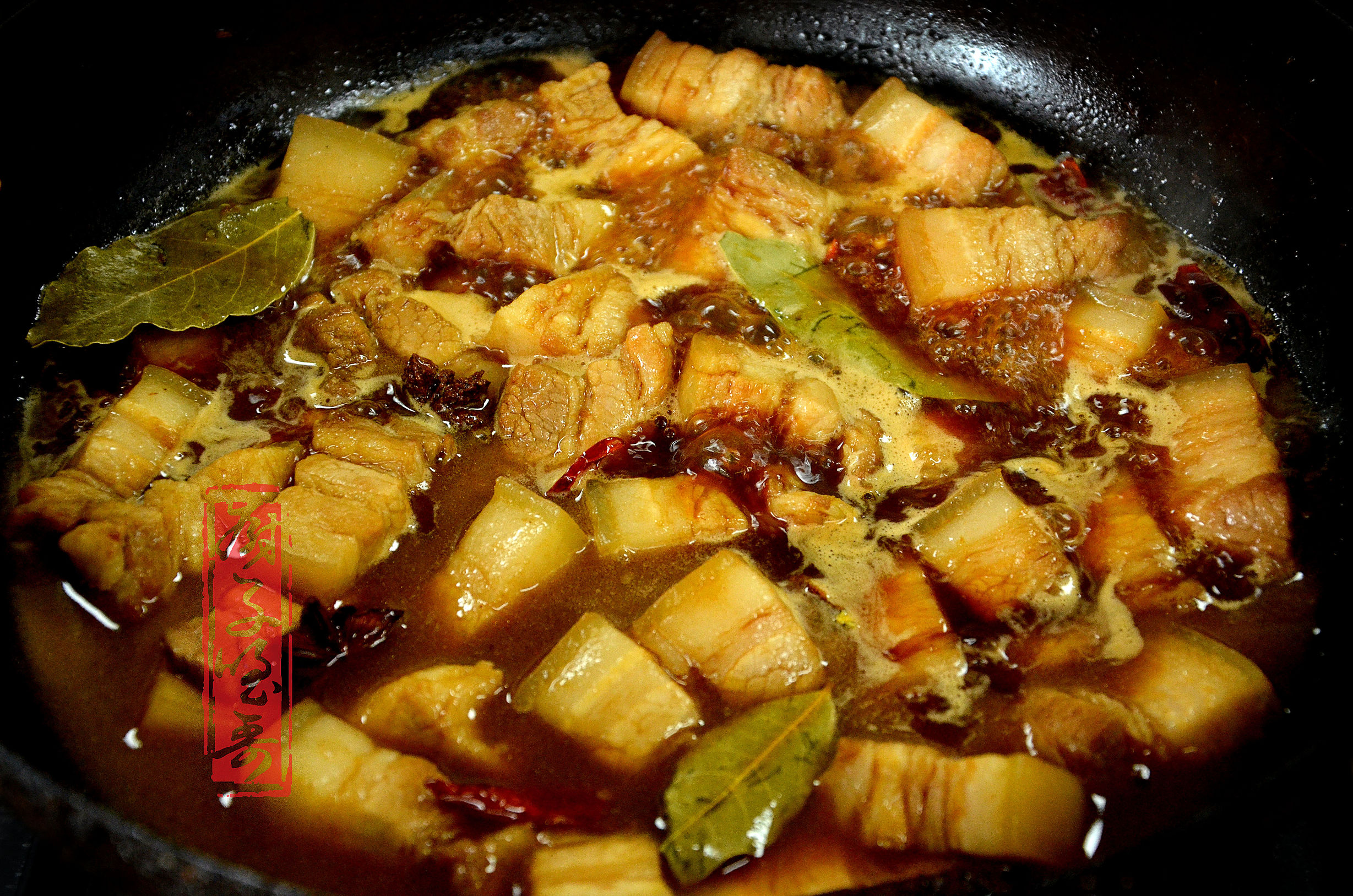 不加一滴水的浓油赤酱红烧肉,不加一滴水的黄酒红烧肉