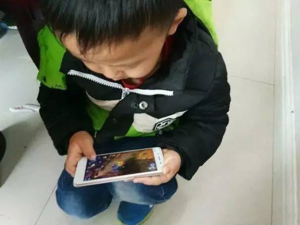 王者光荣小学生怎么玩最厉害,王者光荣小学生打出的王者操作