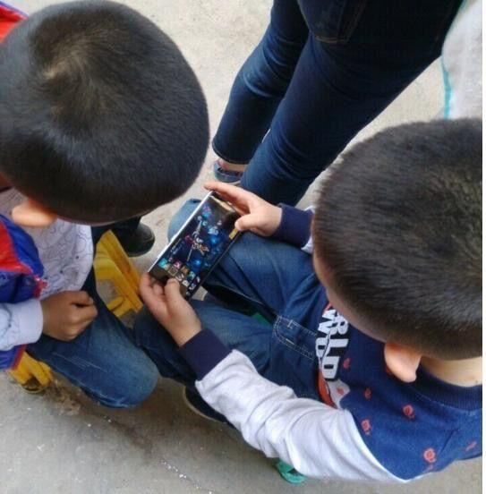 王者光荣小学生怎么玩最厉害,王者光荣小学生打出的王者操作