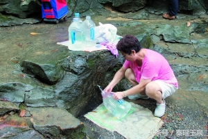 煲汤用纯净水还是农夫山泉,山泉水和自来水泡茶有什么不同