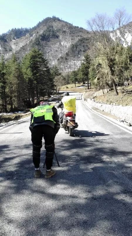 送外卖挣下路费，川农学子骑行去*藏西**，历时200天拍摄励志微电影