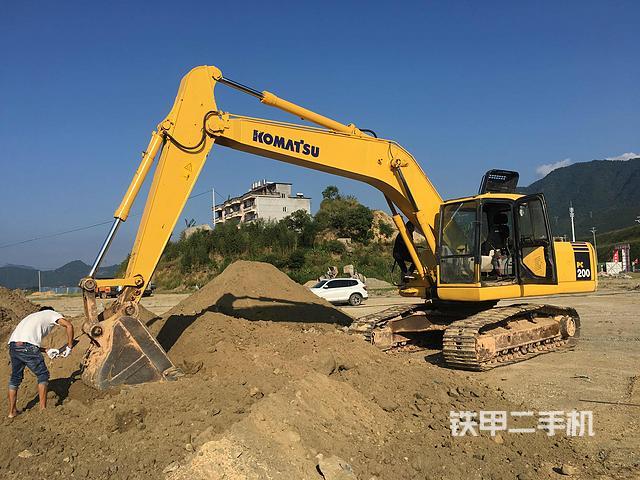 二手现代挖掘机推荐哪款,6万到8万的二手挖掘机哪个好