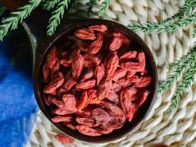 什么样的枸杞不能喝,枸杞泡水不能乱喝有6点需注意