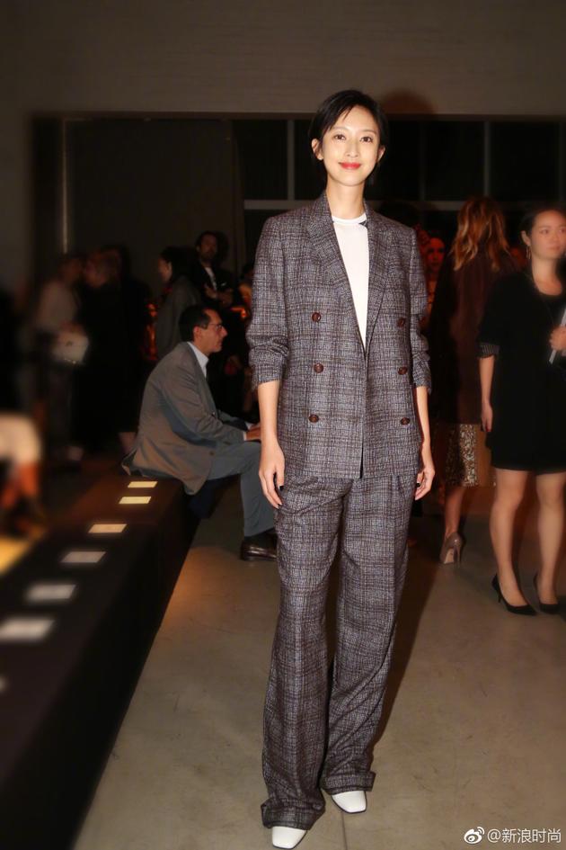 刘雯杨幂迪丽热巴气场,杨幂刘雯西装