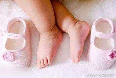 《小儿夹腿综合征》爸爸妈妈注意了！