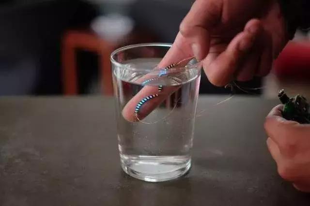 日本萌妹买了一款中国制造的LED假睫毛，竟引发代购热潮！