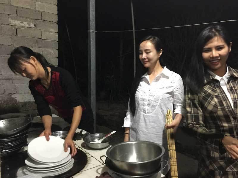 露露回农村视频,露露回老家视频