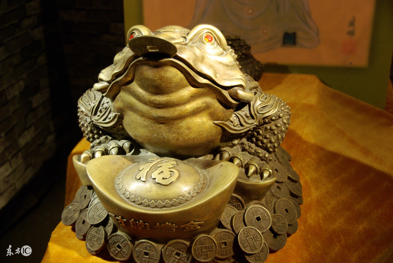貔貅金蟾摆件怎么摆放,黄财神貔貅金蟾能摆放在一起吗