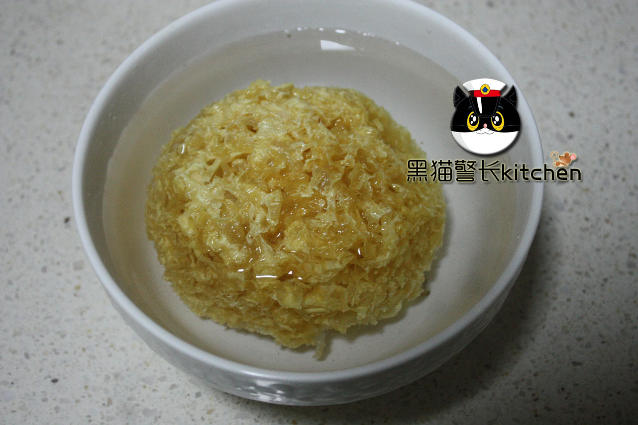 秋天怎么吃银耳有营养,秋天多吃银耳的好处与坏处