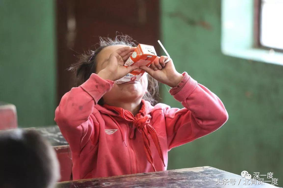 「看见」泥坑里的“鹿晗”和吃土豆的孩子：80张图，读懂中国脱贫