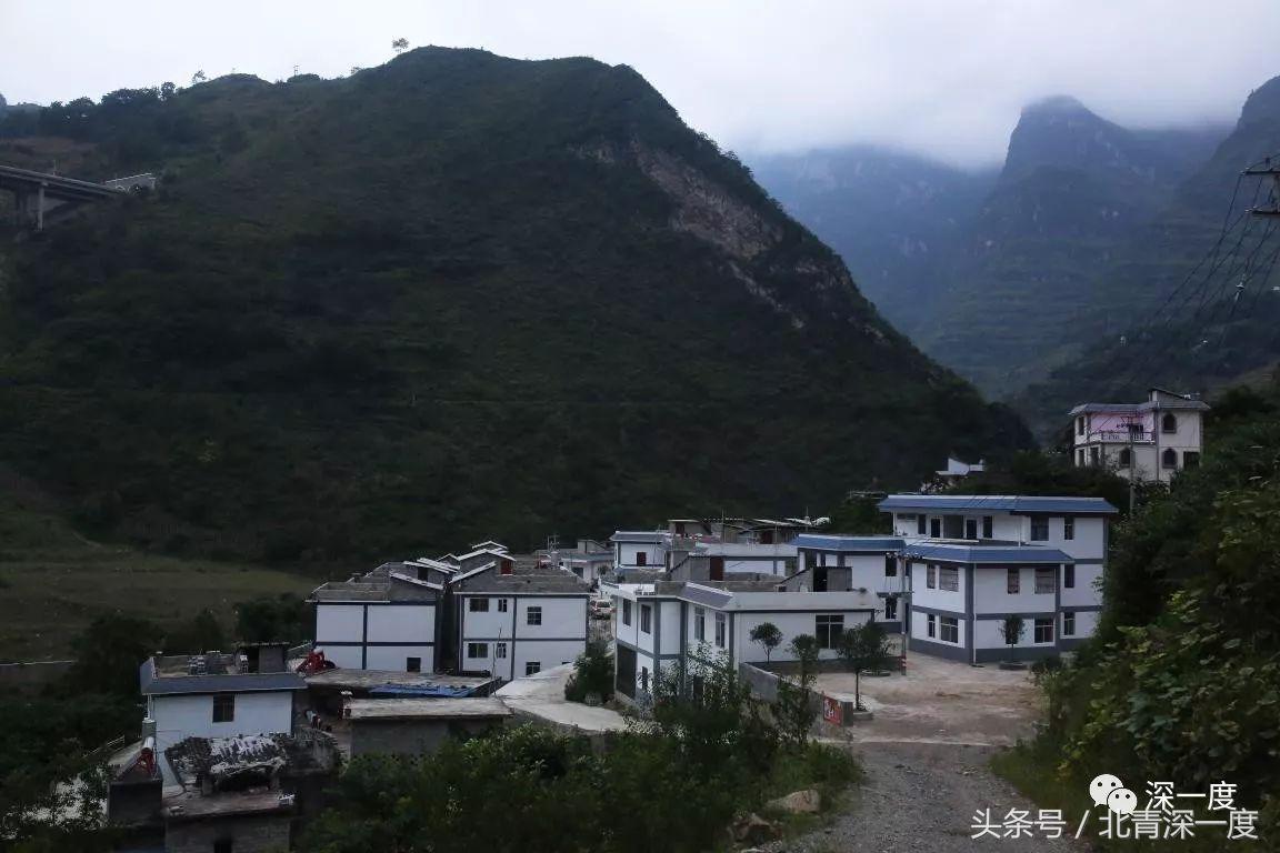 「看见」泥坑里的“鹿晗”和吃土豆的孩子：80张图，读懂中国脱贫