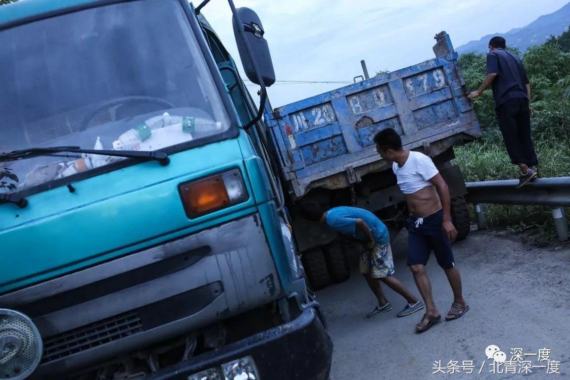 「看见」泥坑里的“鹿晗”和吃土豆的孩子：80张图，读懂中国脱贫