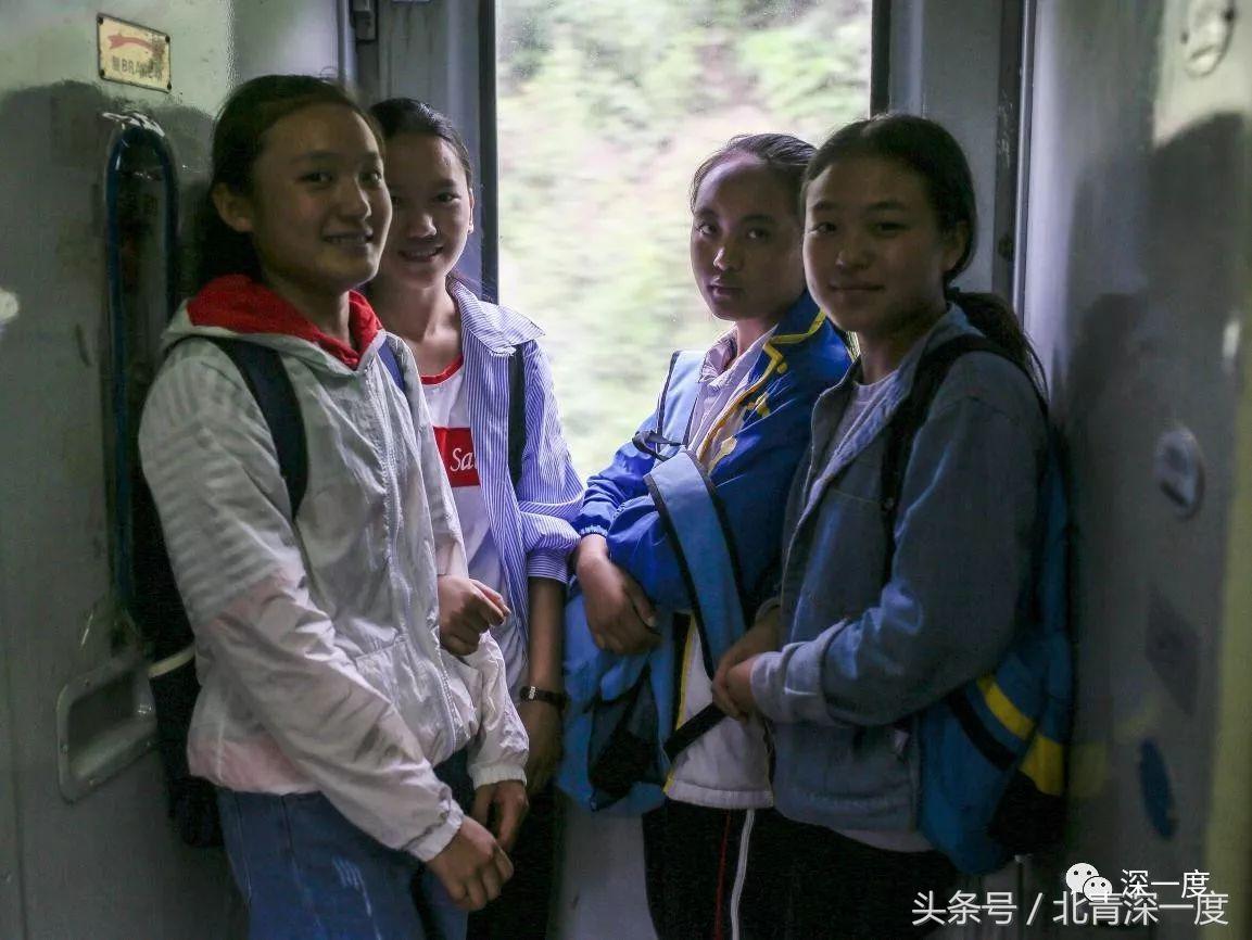 「看见」泥坑里的“鹿晗”和吃土豆的孩子：80张图，读懂中国脱贫