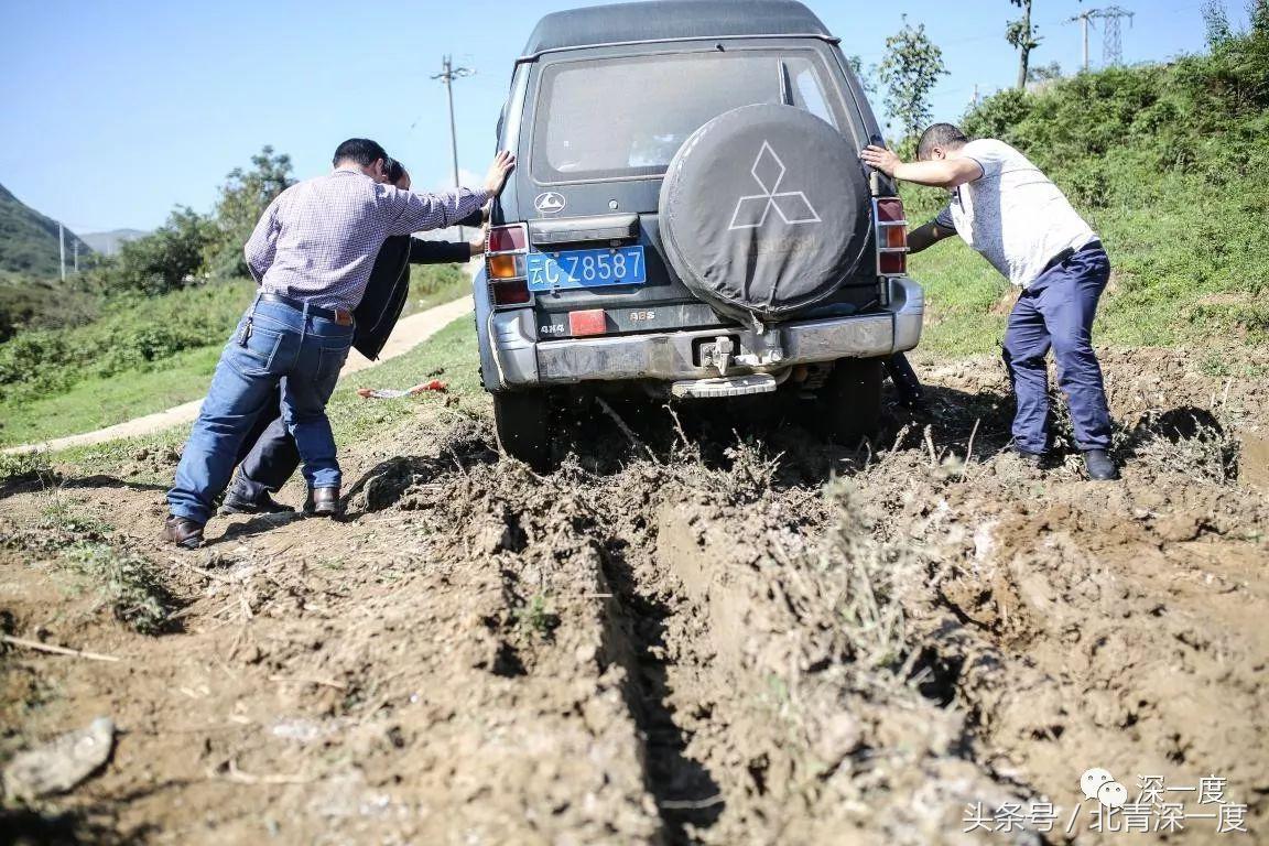 「看见」泥坑里的“鹿晗”和吃土豆的孩子：80张图，读懂中国脱贫