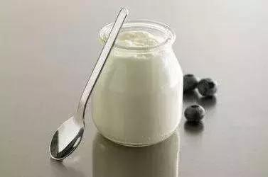 冬天也要喝酸奶，预防妇科感染，改善口臭！