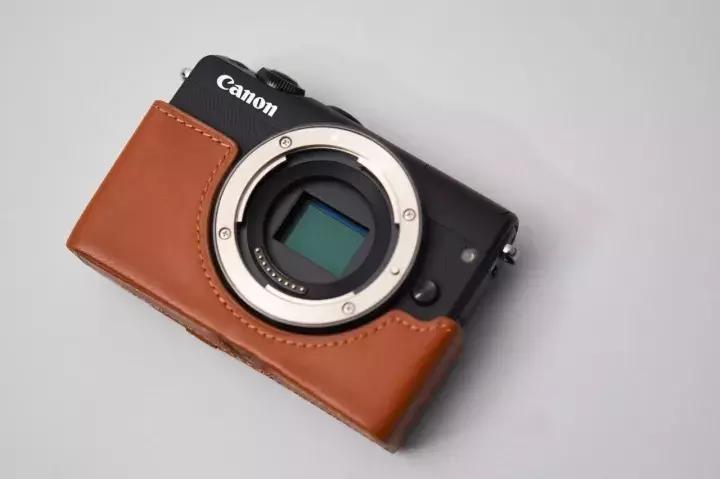 佳能eosm100正式发布,佳能eosm100购买时都带啥