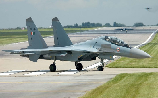 俄罗斯给印度提供先进战机让其挺直腰杆：性能比中国好却更加坑人