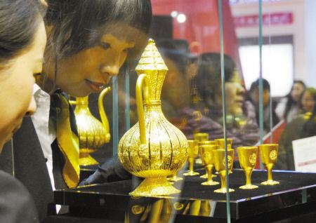 年售5吨金砖赚5亿，银行给它打工，国金黄金库存高压再扩产能