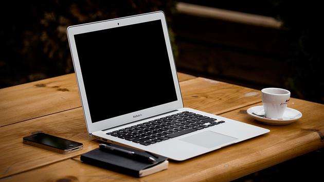 与macbookair连接的显示器,与macbookair同价位的电脑
