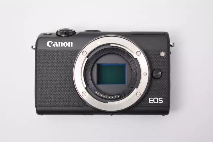 佳能eosm100正式发布,佳能eosm100购买时都带啥