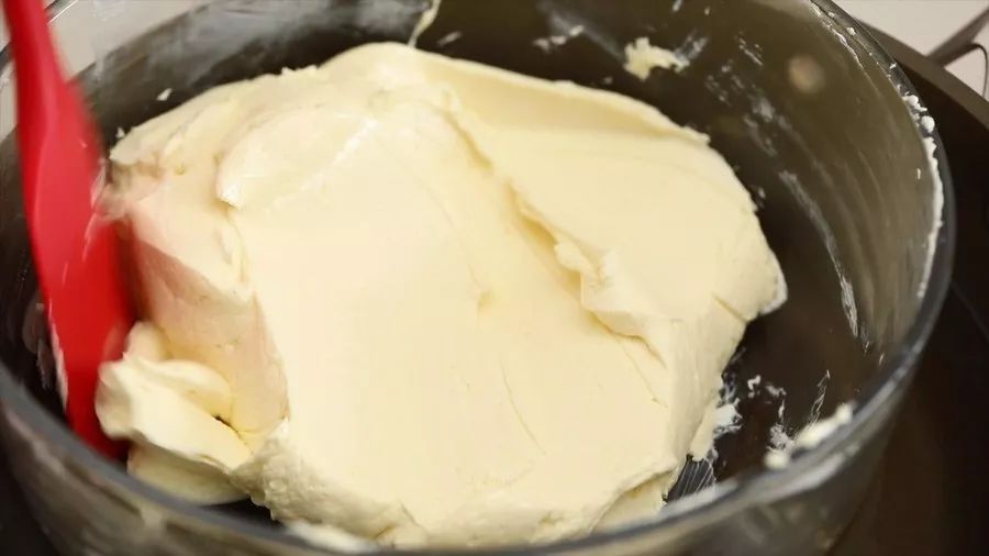 家庭蛋糕最简单裱花做法,家庭蛋糕裱花最简单做法