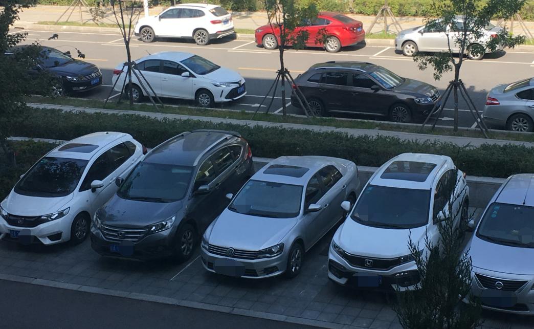 刚买的新车，老丈人一串鞭炮下去，光喷漆就花了3000元