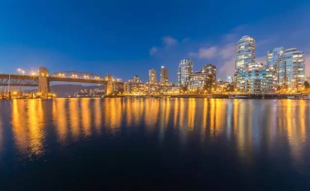 荒野猎人小李子救印第安女人,荒野猎人小李子遇到暴风雪