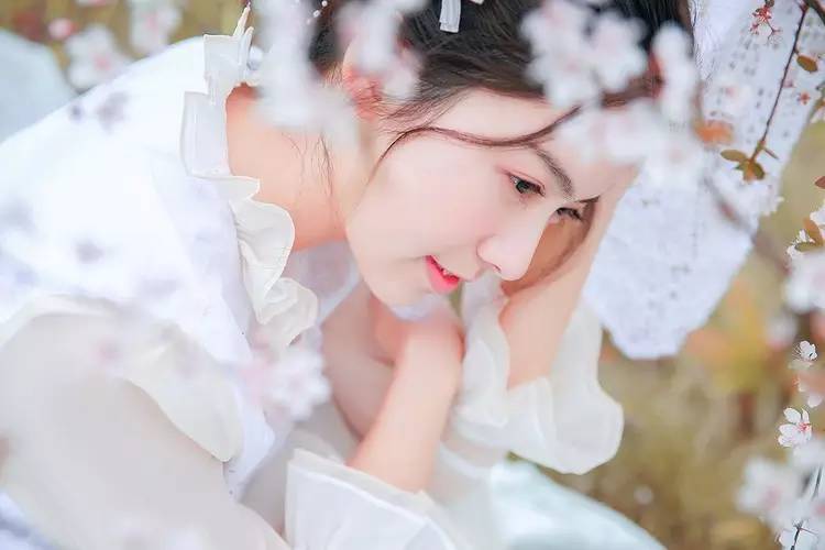 花季怎么拍好看,自由浪漫的人像照片