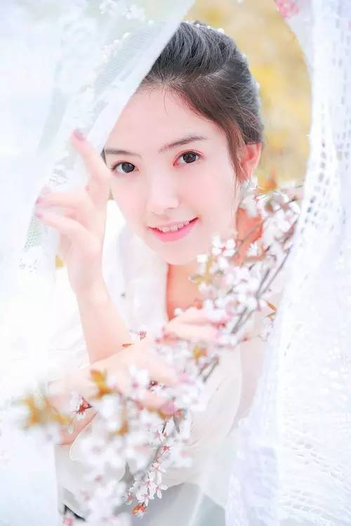 花季怎么拍好看,自由浪漫的人像照片