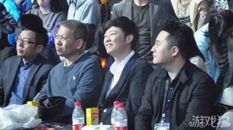 席地而坐听应书岭讲故事三个故事看英雄互娱如何做移动电竞