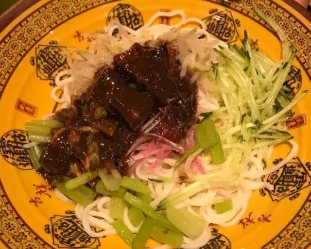 大连有一家特别的火锅店,大连适合去吃的平价火锅店