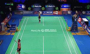 羽毛球单打比赛对手杀斜线怎么防,羽毛球双打封网封直线还是斜线