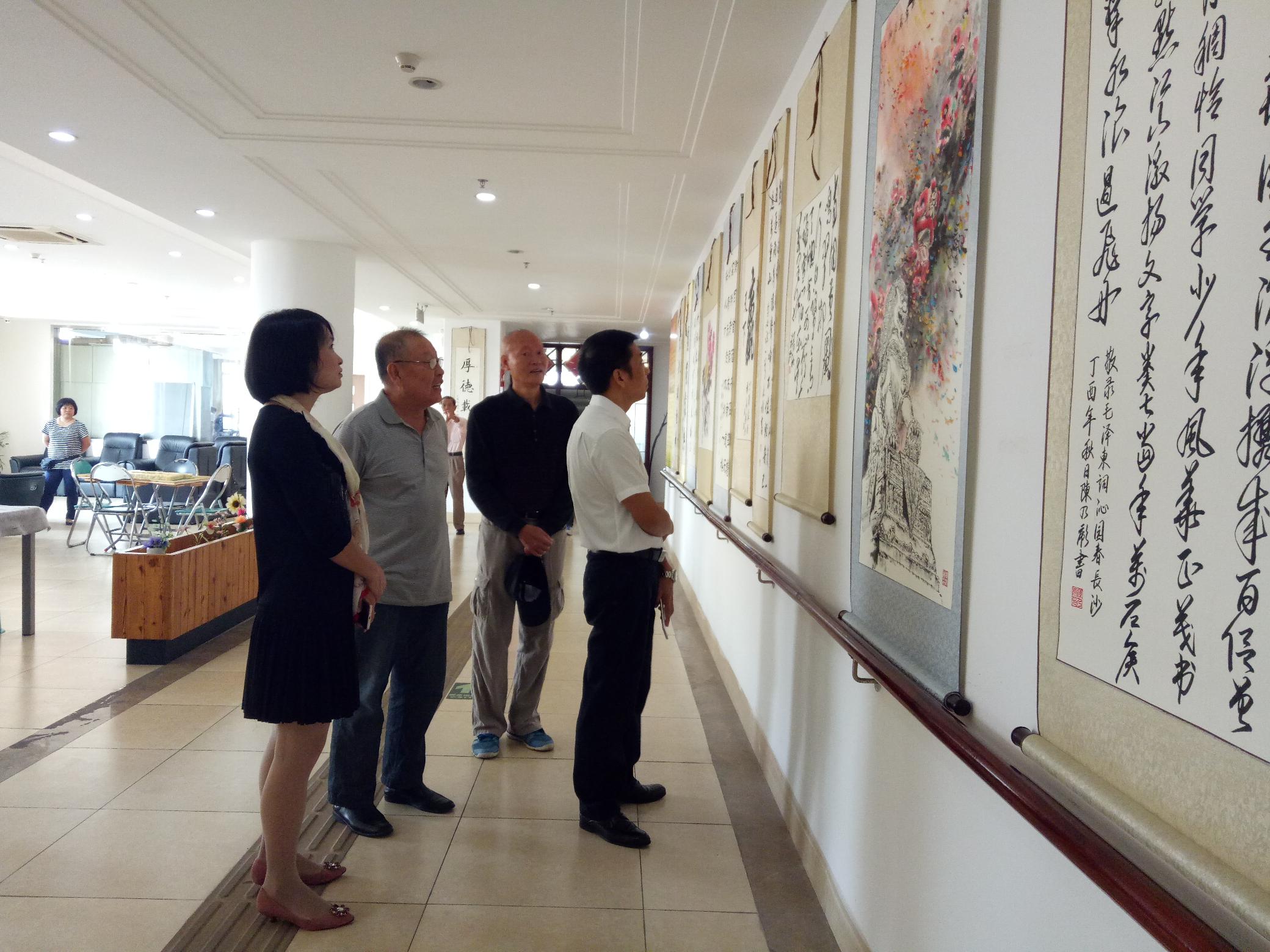 番禺｜笔墨寄情思，书画展赤心！听说桥南书画爱好者都来了这里