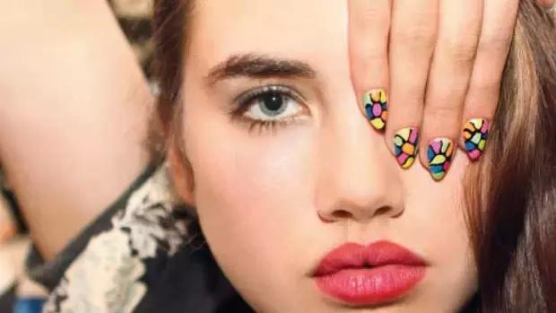 为什么不能轻易和女生做美甲,为什么很多女生特别喜欢做美甲