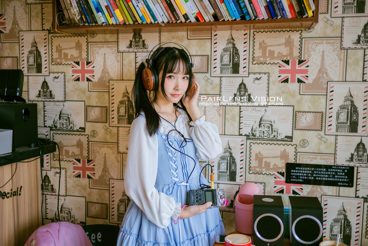 美少女与FeniksAudioEssence音箱的不经意邂逅