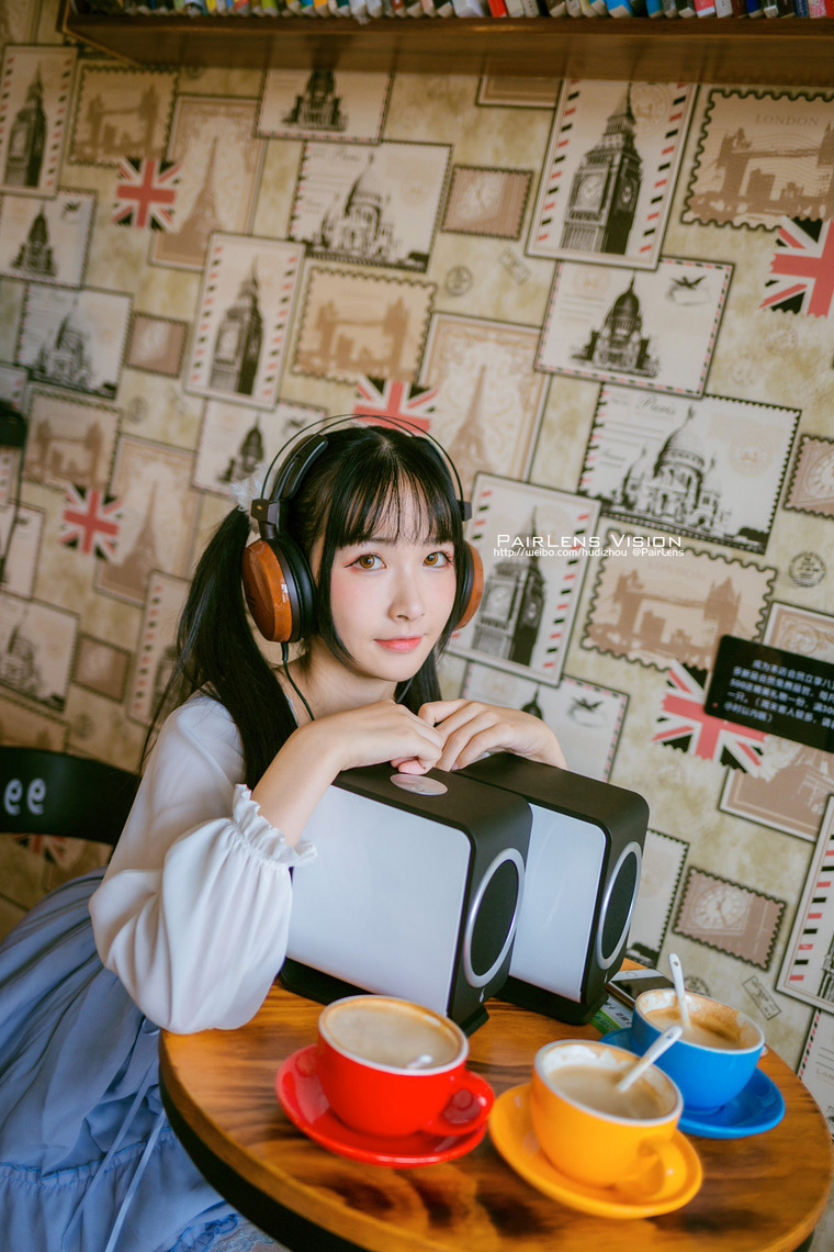 美少女与FeniksAudioEssence音箱的不经意邂逅