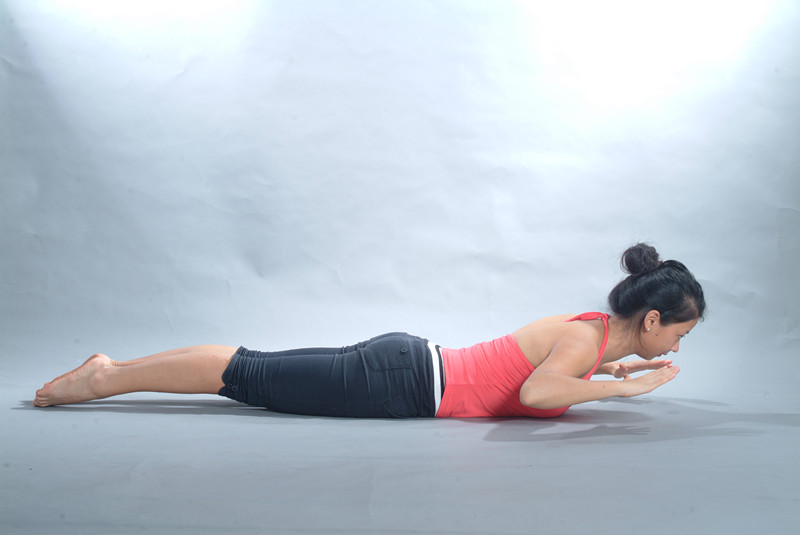 普拉提蛙泳式练习准备动作,普拉提大器械练习蛙泳腿