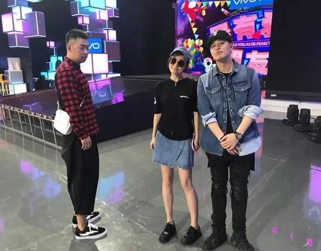 海涛快乐家族再聚首,快乐大本营海涛和潘玮柏表演直播