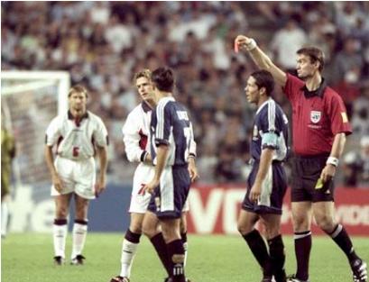 世界杯马拉多纳足球经典,上帝之手马拉多纳算黑哨么