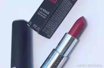 30块钱的口红贵吗,300块钱的口红和30块钱口红的差别