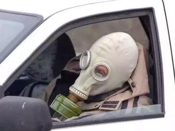 洗完车车内异味太大什么原因,新车车内污染怎么解决