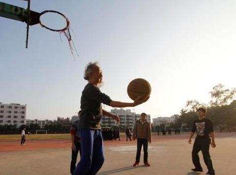 那些野球场的神操作,学会这几招称霸野球场
