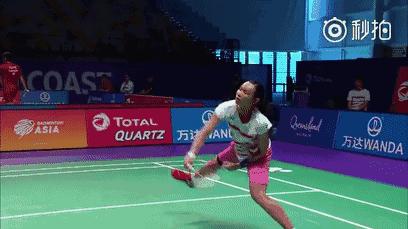 羽毛球如何应对恶心的吊球单打,羽毛球吊球连贯步法