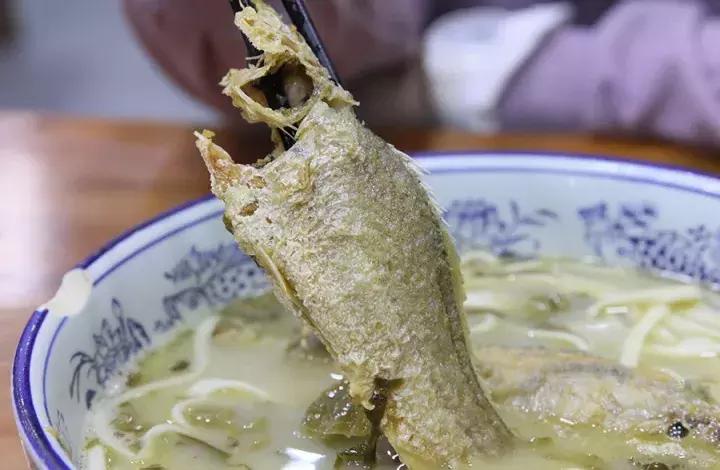 上海必吃榜第一名黄鱼面,上海50一碗的黄鱼面